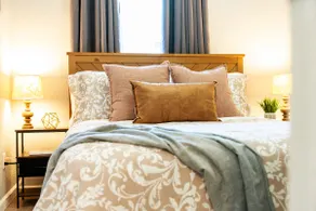 6 Guest Apt in Residential Area 8 Min to Riverwalk - Image 2