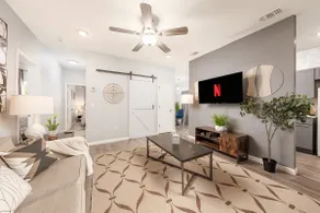 6 Guest Apt in Residential Area 8 Min to Riverwalk - Image 5
