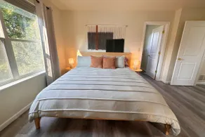 Bright and Open Home on Peaceful street. - Image 4