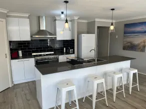 Spacious Private 3 Bedroom House - Image 4