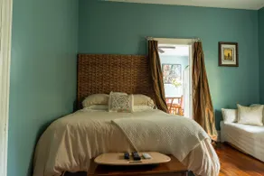 Cozy Vintage Suite in Atlanta - Image 2