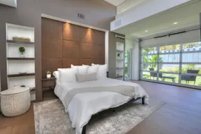 Beautiful Modern Home Steps From Beach - Image 5