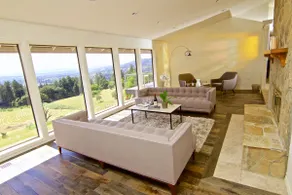 Parrett Mtn Estate: Hot Tub, Sauna, Cold Plunge, Fire Pit, Vine & Valley Views - Image 2