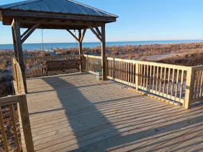 OAK ISLAND, NC-OCEANFRONT, SCREENED PORCH, GAZEBO W / SWING - Image 2