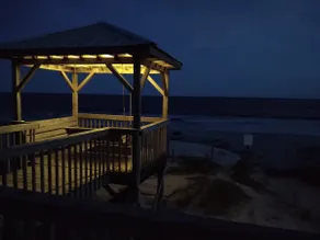 OAK ISLAND, NC-OCEANFRONT, SCREENED PORCH, GAZEBO W / SWING - Image 3