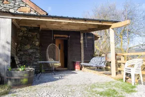 Carpenters Loft, self contained, w/c, kitchen. - Image 4