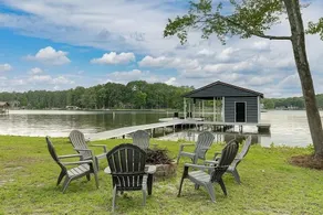 Lake Front on Pea Hill Creek; sleeps 10 - Image 2