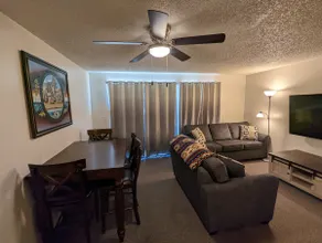 Quiet 2-bedroom Townhouse in Sumner - Image 5