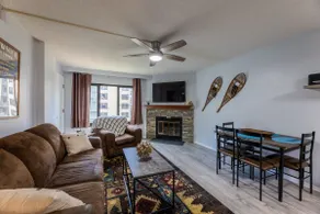 Cozy mountain ski-in/out (pool, hot tub, balcony) - Image 2
