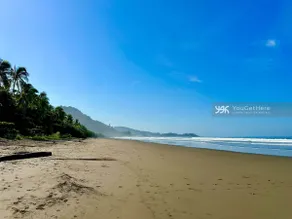 Beachfront House, Private Pool, Fast Wifi - Image 2
