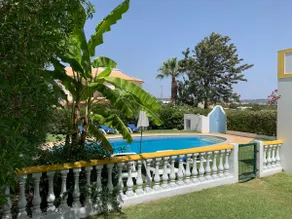 Villa mit Garten und Pool - Image 3