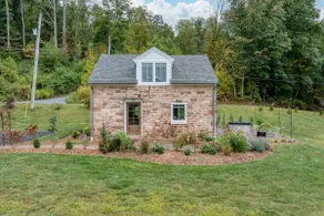 Cozy Cottage •HOT TUB • FIRE PIT• Peaceful Getaway - Image 2