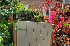 Stylish Garden Apartment - Image 2