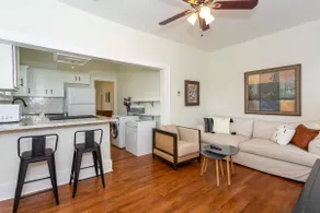 Quiet Forest Park Apartment - Image 3