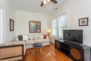 Quiet Forest Park Apartment - Image 2