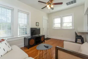Quiet Forest Park Apartment - Image 5