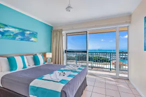 3 Bdrm Waterfront & Stunning Views - Image 3