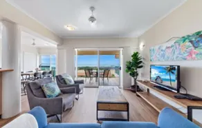 3 Bdrm Waterfront & Stunning Views - Image 5