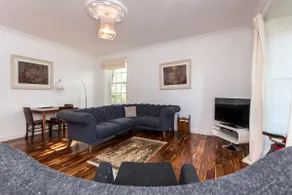 Apartment 3 The Grove - Image 2