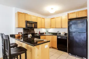 Spacious & Stylish Retreat in Prime Location - Image 5