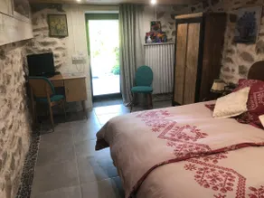 Casa vacacional con internet de alta velocidad, terraza y jardín | Vistas al lago | Ideal para trabajar remoto - Image 4