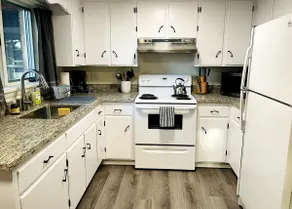 Private apt. in quiet neighborhood, close to PSU - Image 3