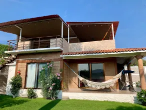 House with Garden, Ideal for Intimate Events - Image 2