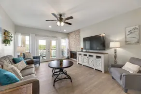 Lago Vista Condo With Lake Travis Views & Pool - Image 4