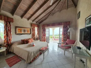 6 br, beach, WiFi, pool, A/C, en suite, sunsets, staff - Image 2