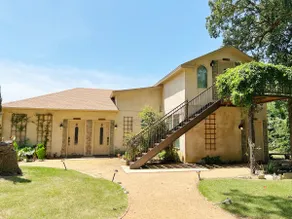 Fortunata Winery Villa #4, Stylish Retreat for Two - Image 2