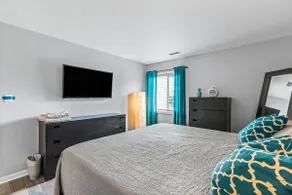 CLEAN Spacious Getaway near Beaches/Attractions+ - Image 5