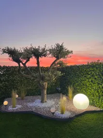 2 bedroom beachfront apartment with Agosta Garden - Image 5