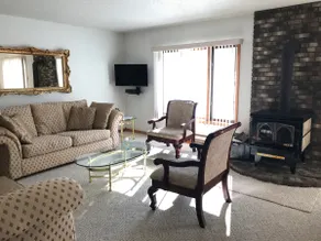 Clean, Comfortable and Quiet Chalet at the base of Jackson Creek Summit - Image 2