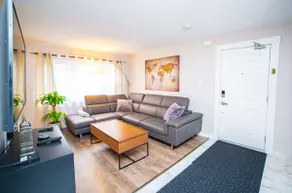 MODERN 3 BED CONDO NEAR ARGYLE MALL+ FREE PARKING - Image 3