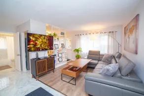 MODERN 3 BED CONDO NEAR ARGYLE MALL+ FREE PARKING - Image 2