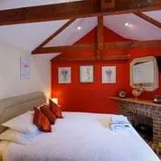 Self contained studio close to Kennet & Avon Canal - Image 5