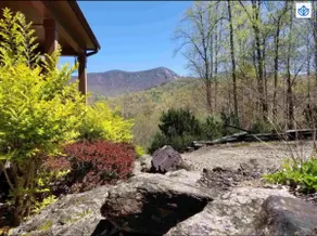 Chalet Stay | 3-Level Mtn Home w/ Majestic Views - Image 4