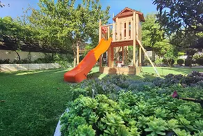 Green Oasis Villa: Heated Pool, Playground & BBQ - Image 4