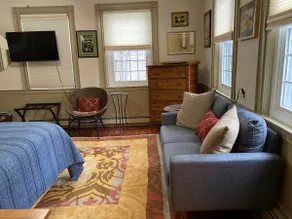 The Ginger Bed King Suite - Image 5