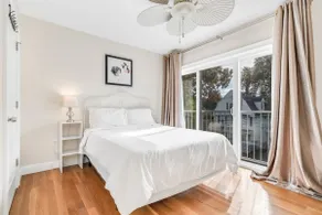 Sparkling Condo With Modern Amenities - Image 5