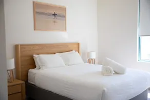 Waterfront Apartment at Luxury Anglesea Hotel - Image 4