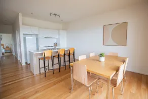 Waterfront Apartment at Luxury Anglesea Hotel - Image 2