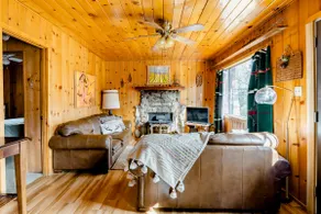 Red Robin Cabin Sequoia Camp Nelson - Image 3