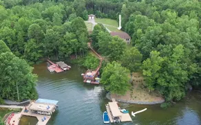 Heavenly Quarters: Waterfront home for Family Fun! - Image 3