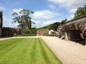 Escape to Garden Haybarn Loft in Georgian Estate Stay - Image 5