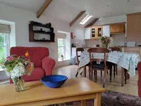 Escape to Garden Haybarn Loft in Georgian Estate Stay - Image 3
