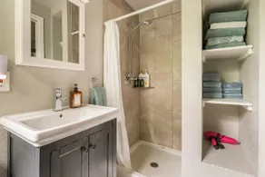 CAPITOL HILL LARGE 1 BED SUITE - Image 4