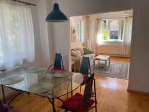 The Yellow House - refreshing privacy with parking - Image 5