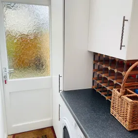 Arden Holiday Lettings, dishwasher & parking. - Image 3