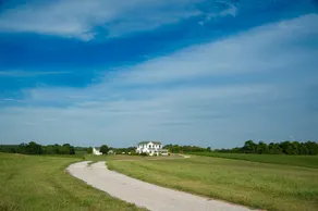 Fabulous Farm House with pool nearArk Encounter - Image 3